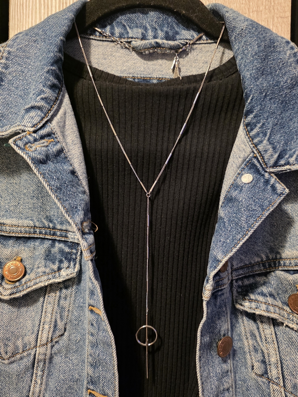 Vera Wang Lariat Necklace